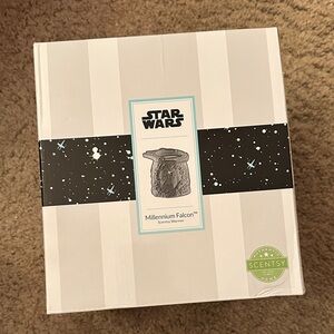 Scentsy Star Wars Millennium Falcon Warmer